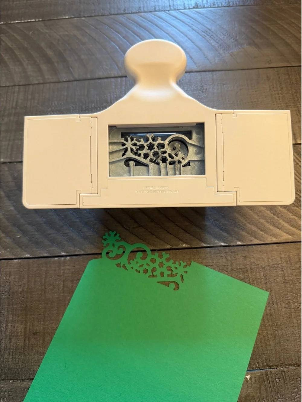 Martha Stewart RARE Snowflake Scroll Flourish Border & Corner Shape Punch